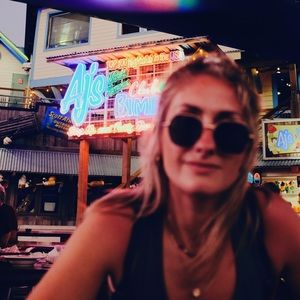 Meet your Posher, Nora